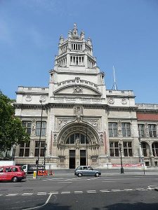 Taxi Transfer from South Kensington to Luton Airport