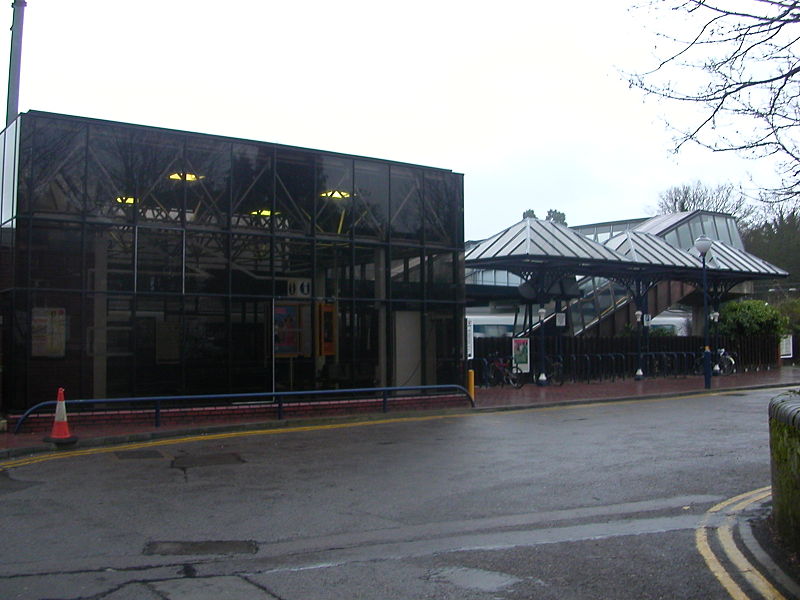 Taxi chandlers ford to gatwick